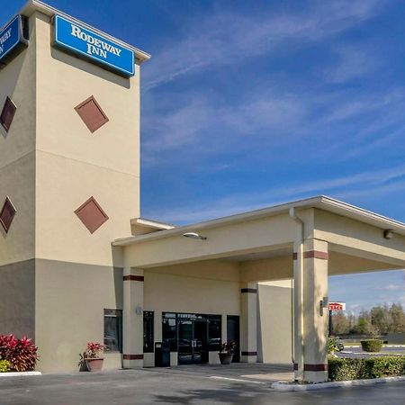 Rodeway Inn Уэсли-Чепел Экстерьер фото