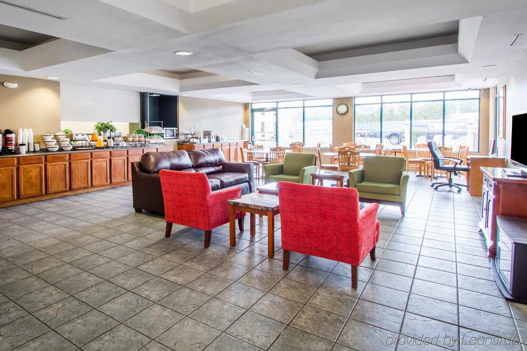 Rodeway Inn Уэсли-Чепел Экстерьер фото
